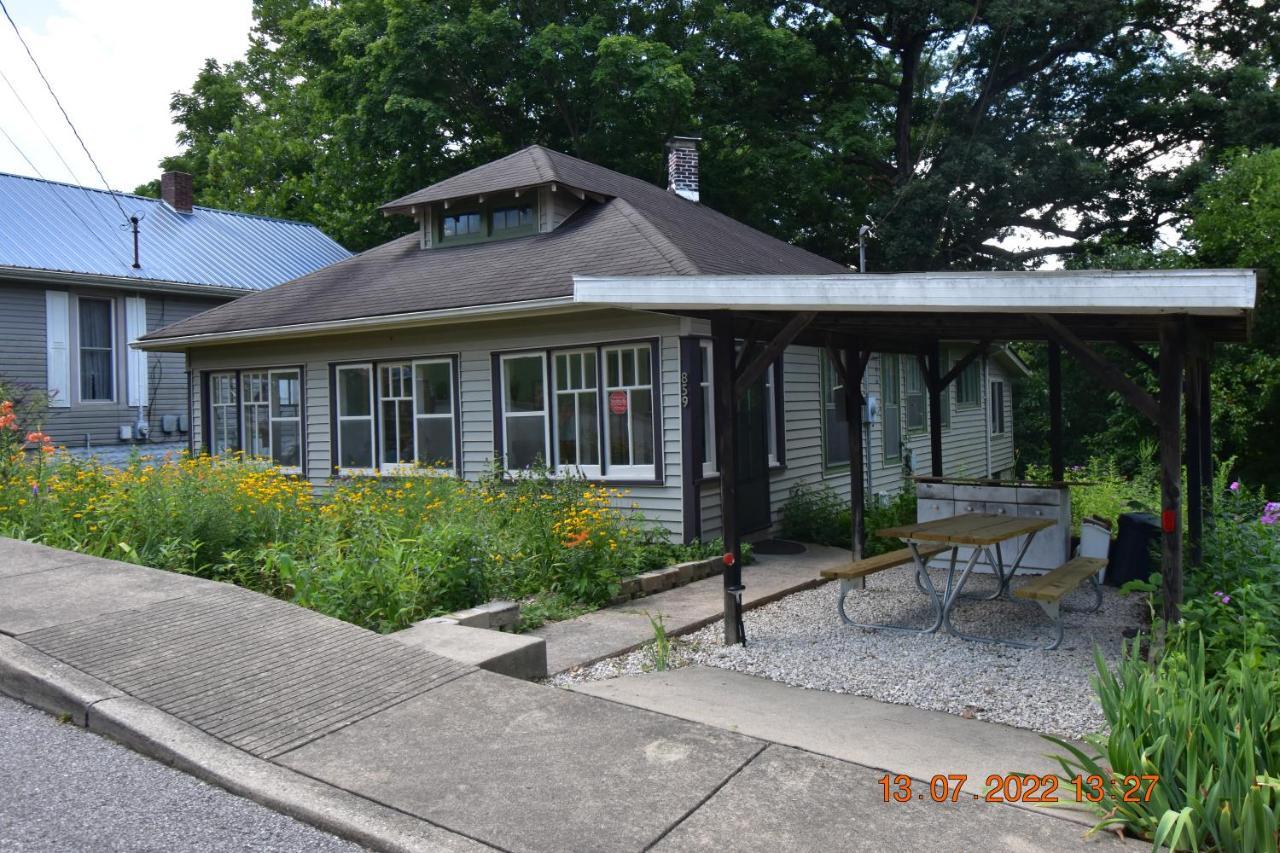 Bungalow In Bloom French Lick Exterior photo